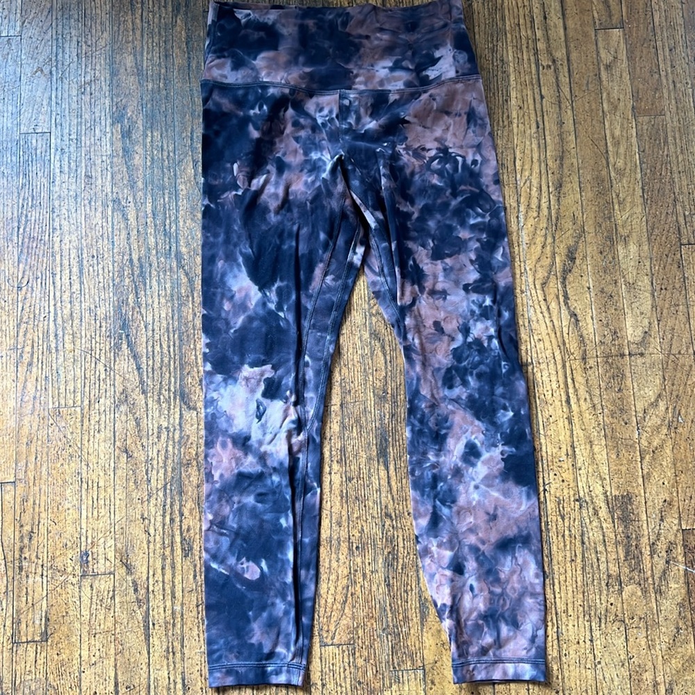 Lululemon diamond dye aligns